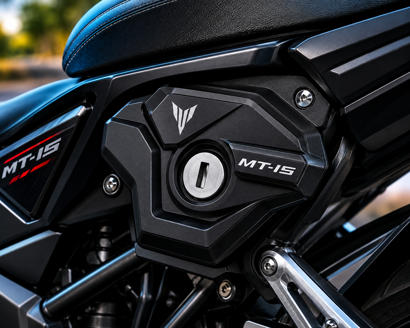 Custom Seat Lock Cover For MT15