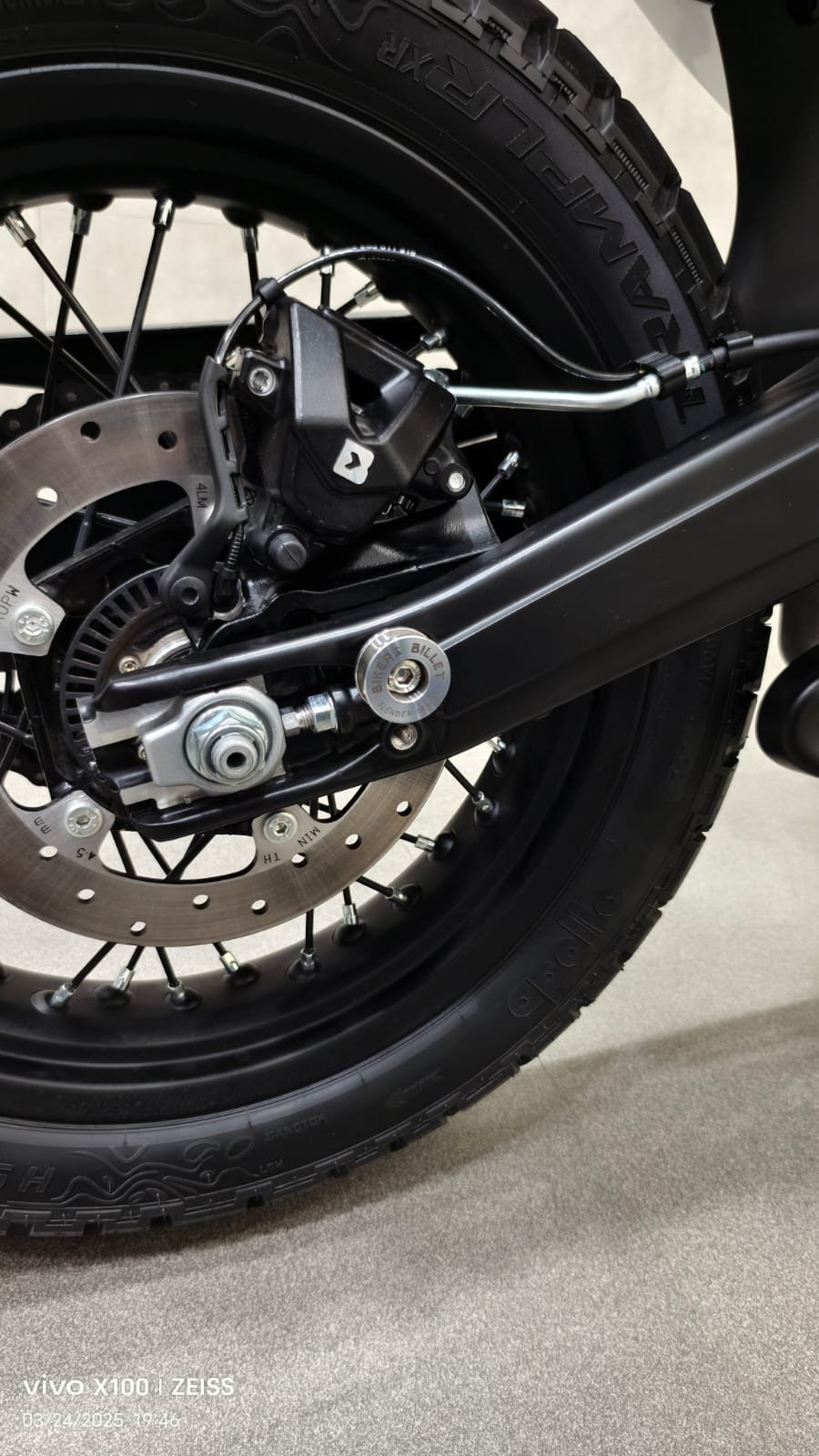 Skydd - KTM Duke Gen 3 - Swingarm spools - Delrin