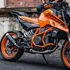 KTM Duke Naked Underbelly